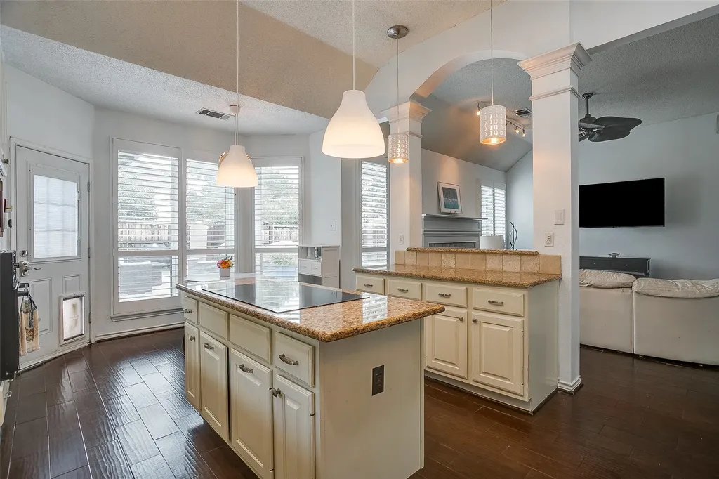 2800 Rosecliff Terrace Grapevine TX 76051
