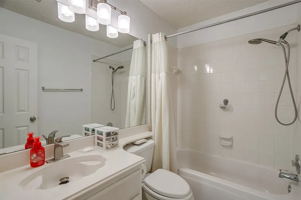 2800 Rosecliff Terrace Grapevine TX 76051