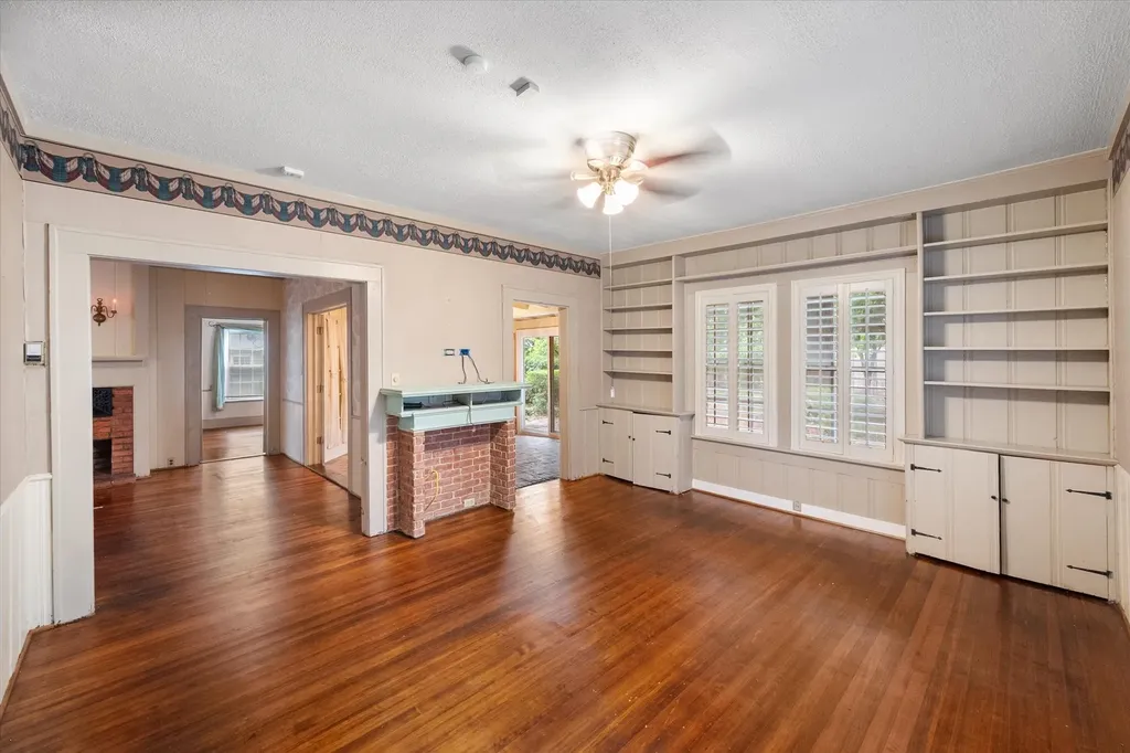 1501 Sycamore Corsicana TX 75110