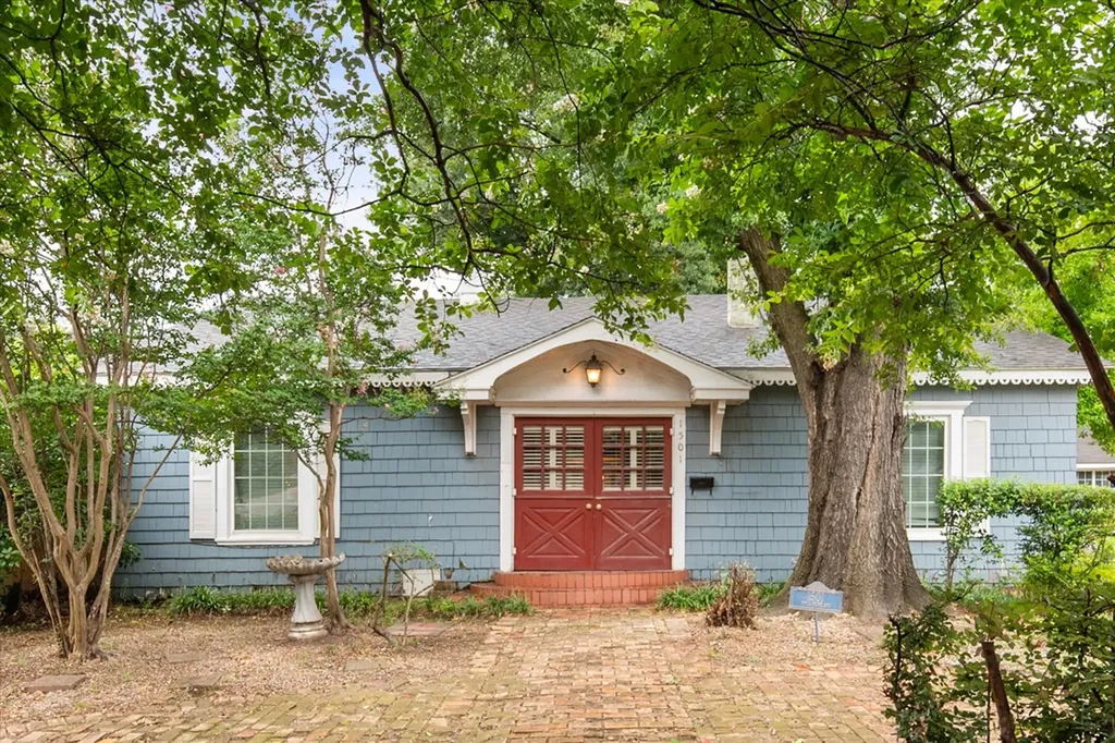 1501 Sycamore Corsicana TX 75110