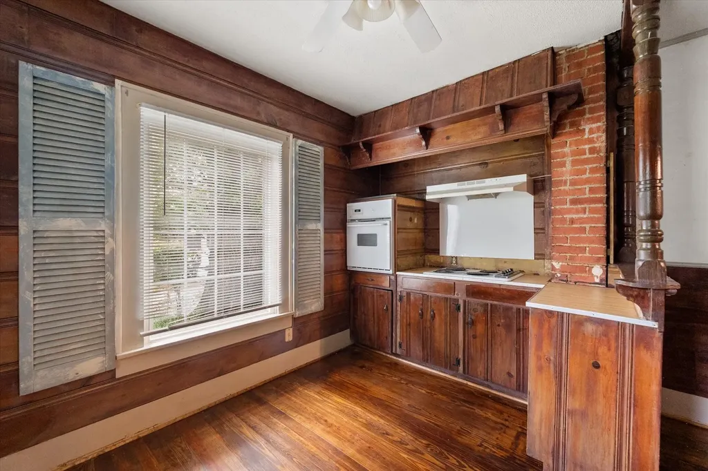 1501 Sycamore Corsicana TX 75110