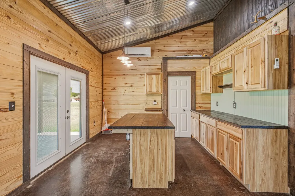 341 Wesley Chapel Road Jacksboro TX 76458