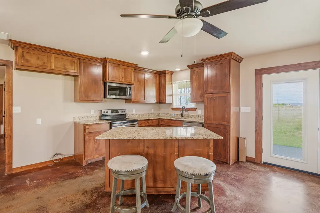 341 Wesley Chapel Road Jacksboro TX 76458