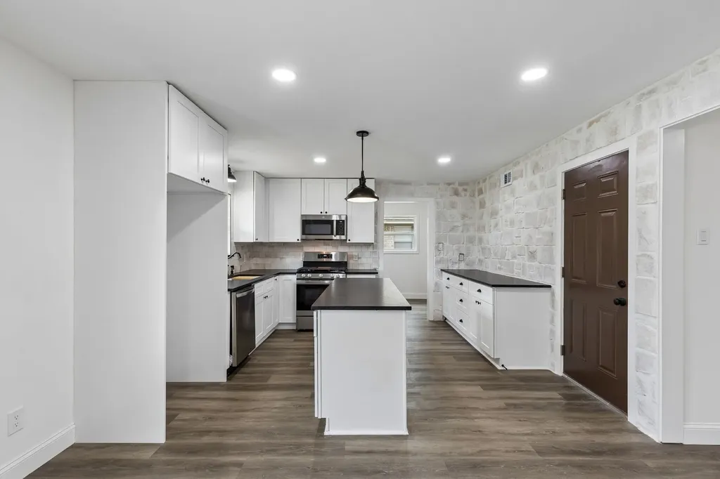 8711 Hackney Lane Dallas TX 75238