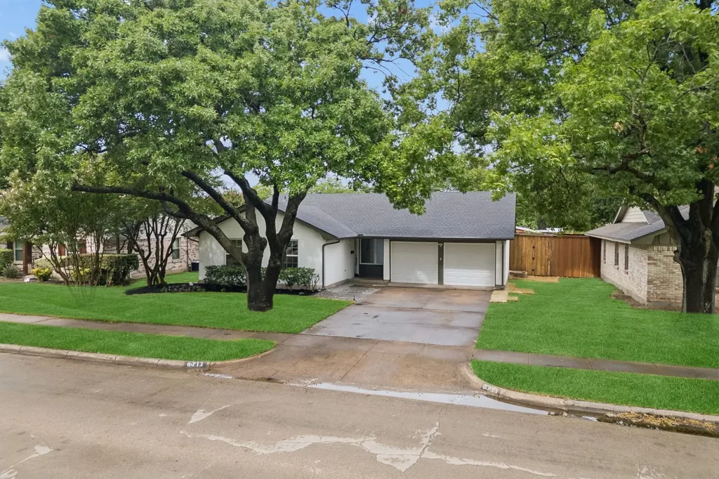 8711 Hackney Lane Dallas TX 75238