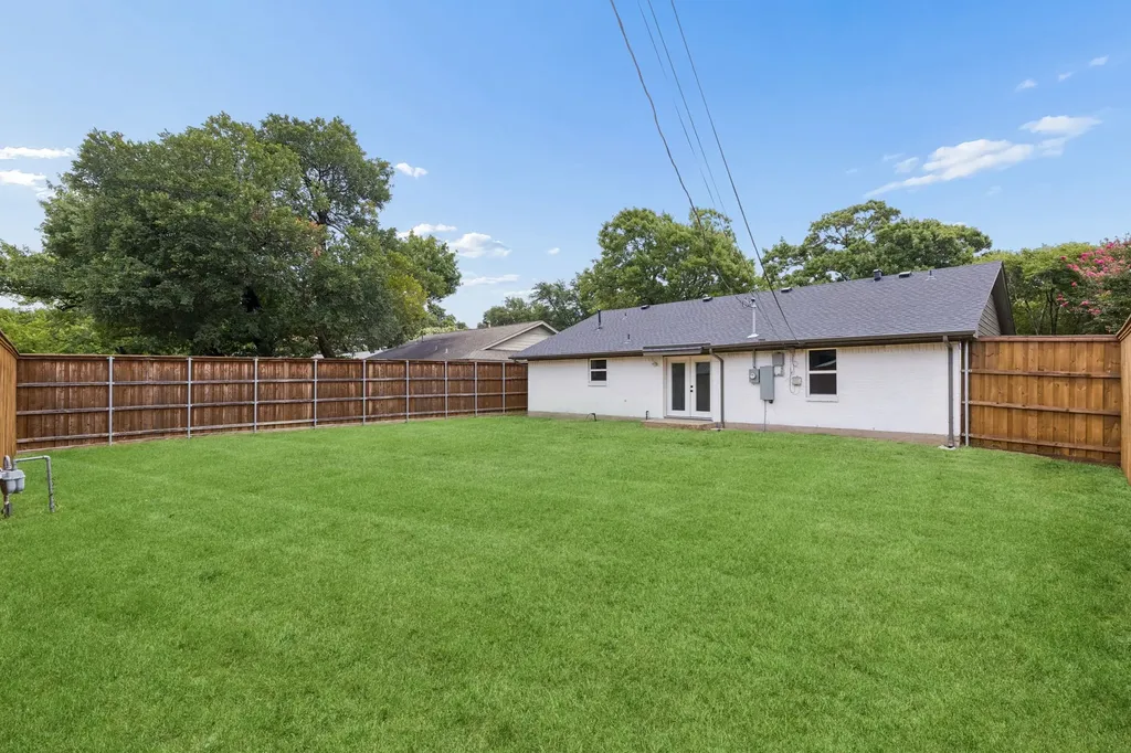 8711 Hackney Lane Dallas TX 75238