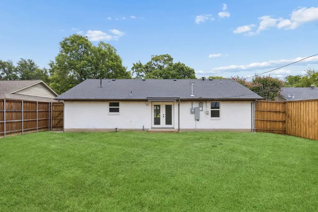 8711 Hackney Lane Dallas TX 75238