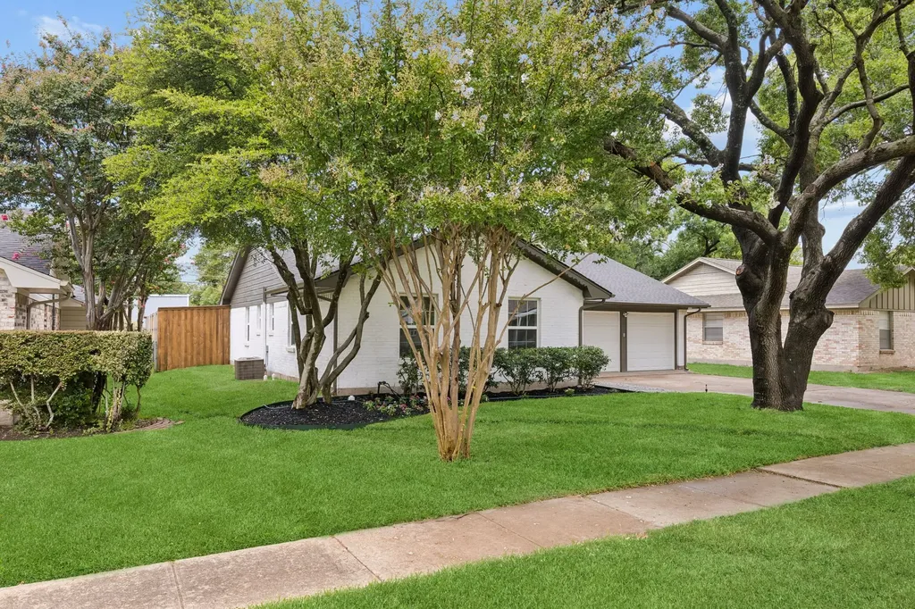 8711 Hackney Lane Dallas TX 75238