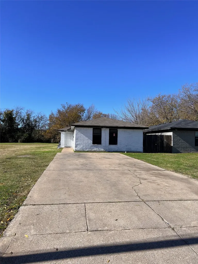3848 Waldorf Street Fort Worth TX 76119