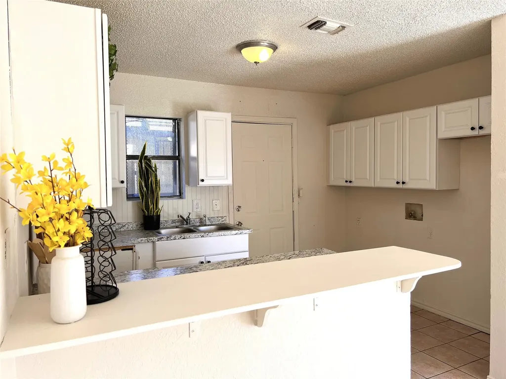 3848 Waldorf Street Fort Worth TX 76119