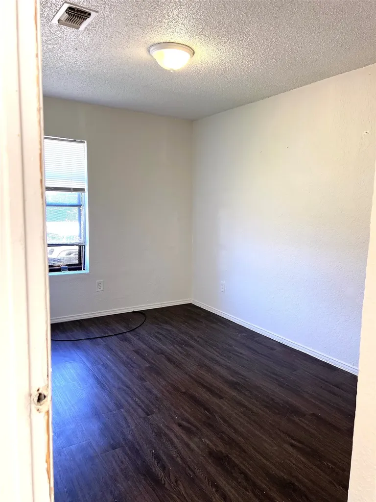3848 Waldorf Street Fort Worth TX 76119
