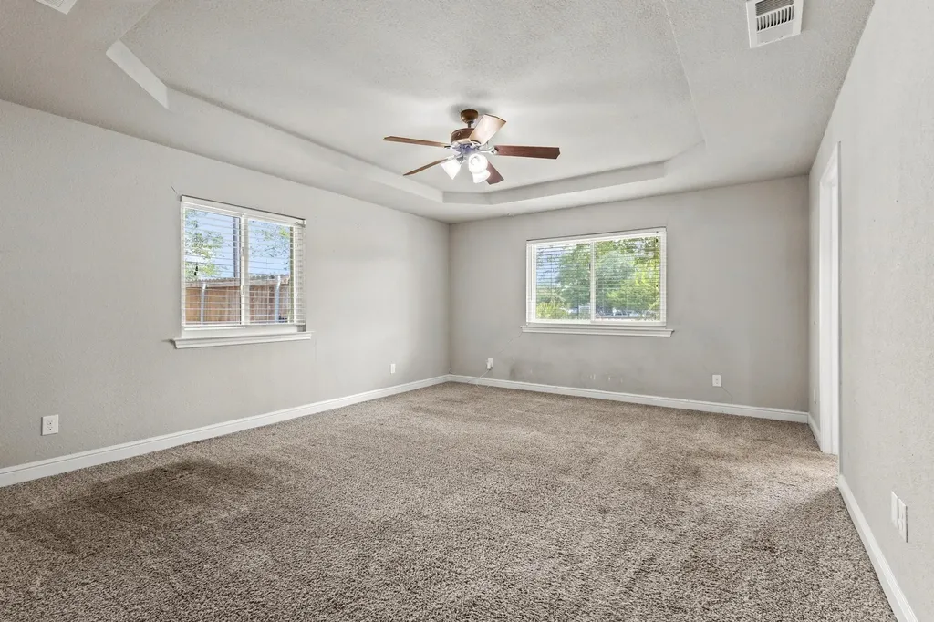 878 N Main Drive Van Alstyne TX 75495