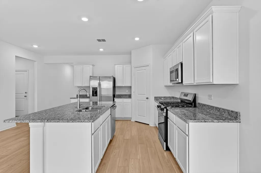 2337 Buffalo Bayou Way Crandall TX 75114