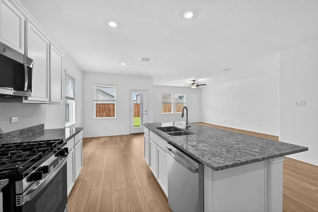 2337 Buffalo Bayou Way Crandall TX 75114