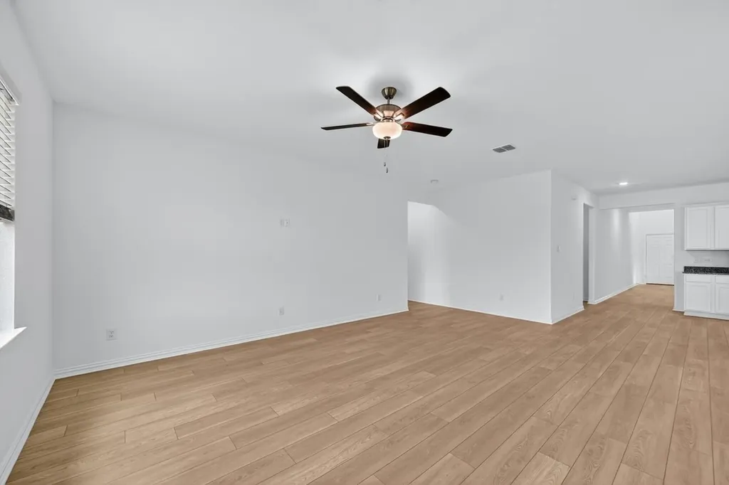 2337 Buffalo Bayou Way Crandall TX 75114