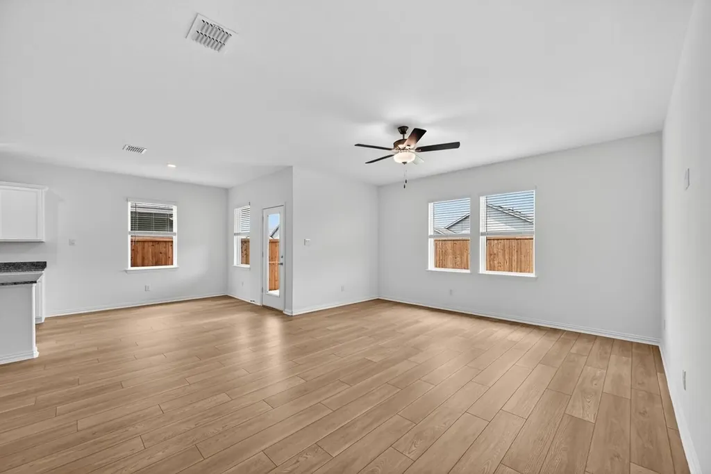 2337 Buffalo Bayou Way Crandall TX 75114