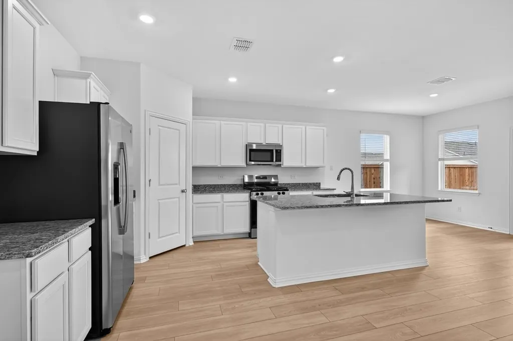2337 Buffalo Bayou Way Crandall TX 75114