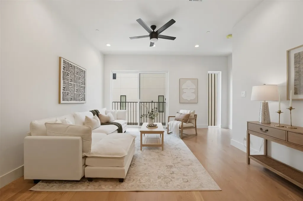 4517 Munger Avenue Dallas TX 75204