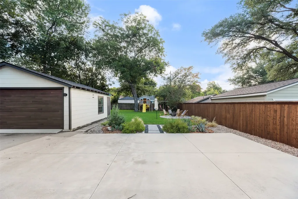 3016 6th Avenue Fort Worth TX 76110
