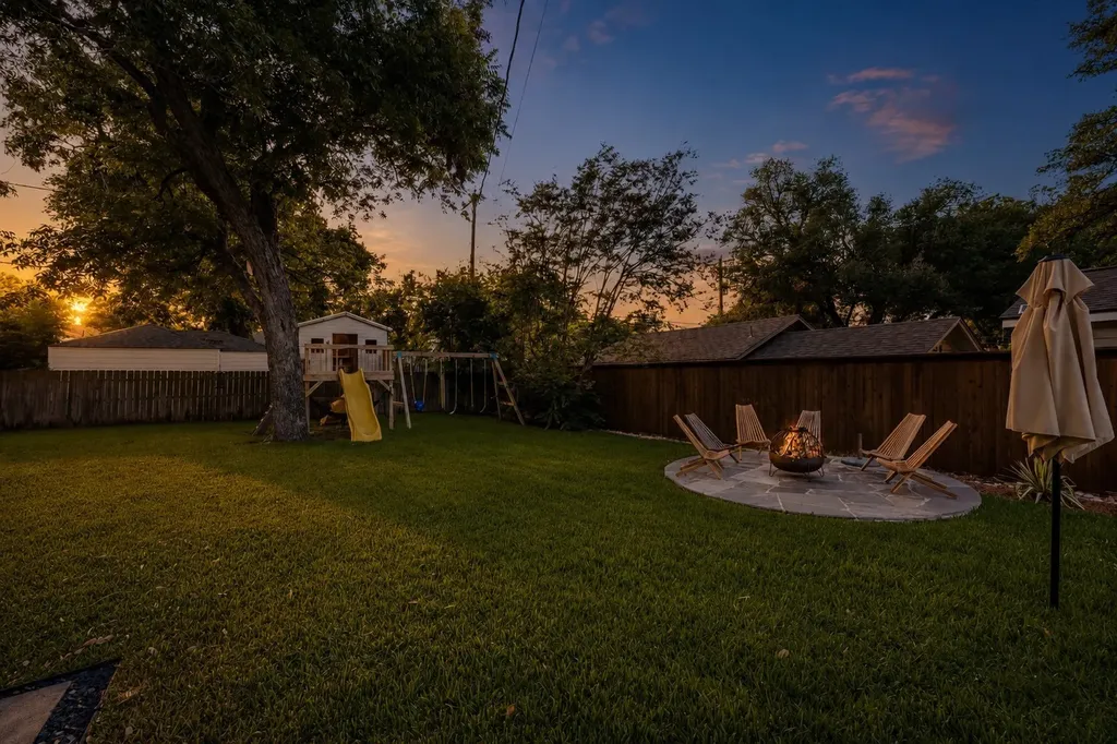 3016 6th Avenue Fort Worth TX 76110