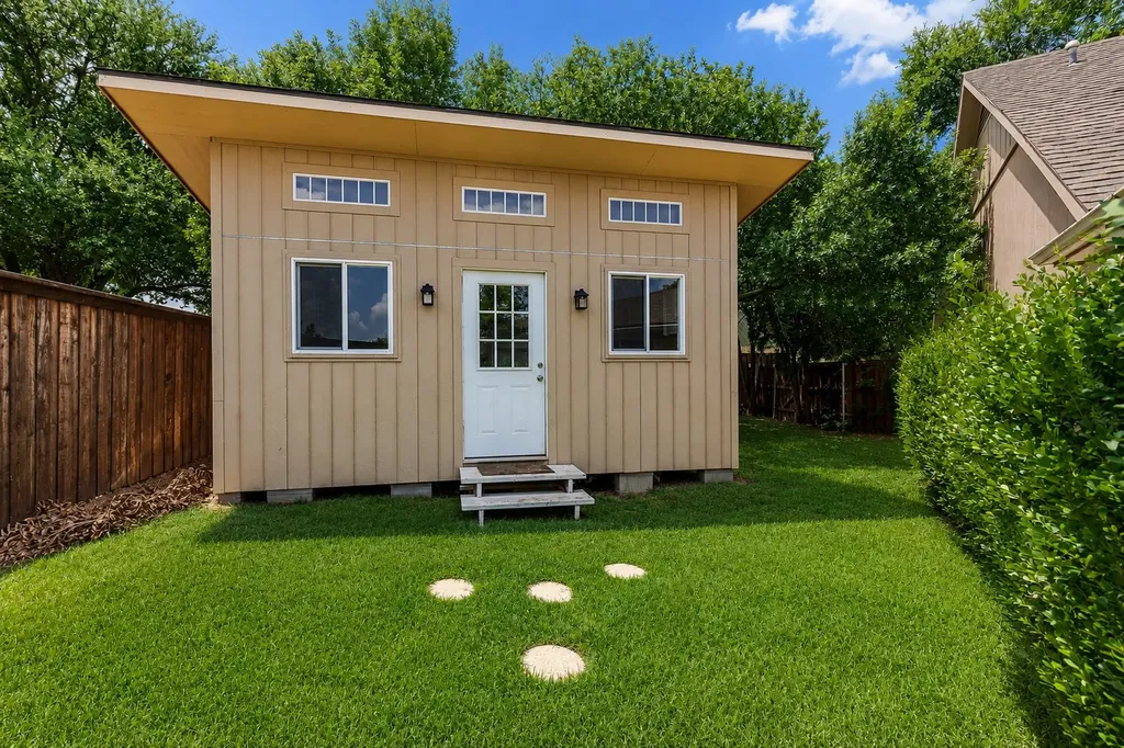1433 Lincoln Place Carrollton TX 75006