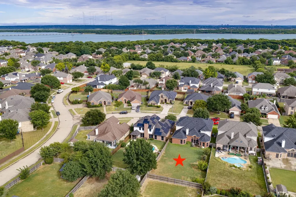 5912 Saddleridge Court Grand Prairie TX 75052