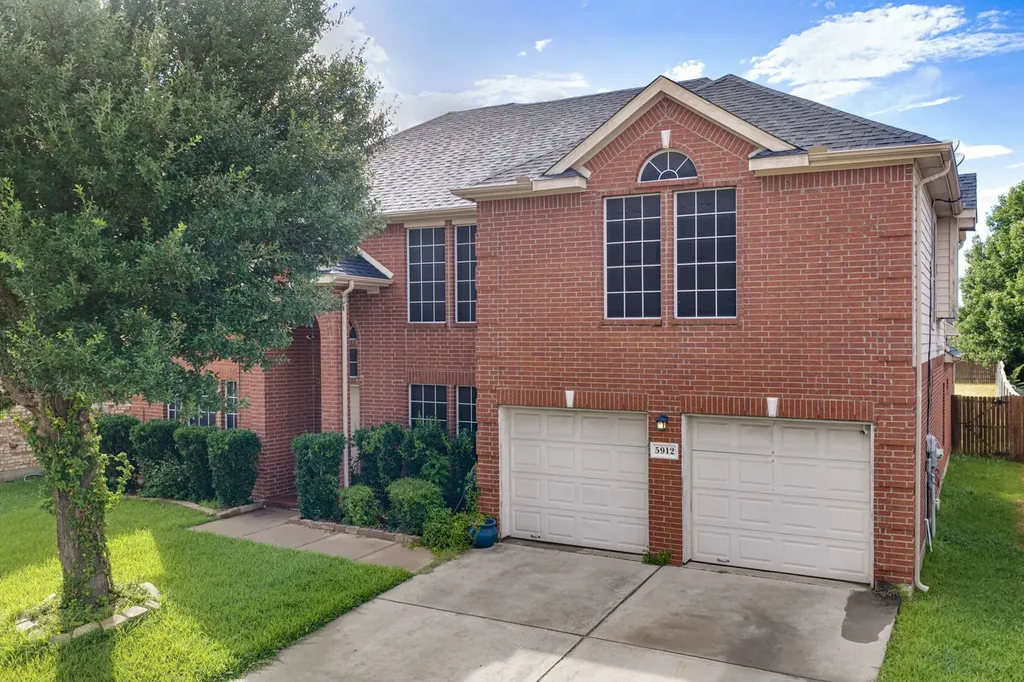 5912 Saddleridge Court Grand Prairie TX 75052