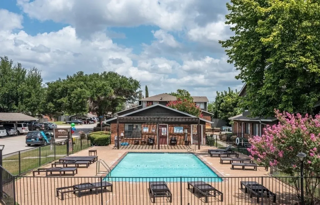 1122 Millview Drive Arlington TX 76012