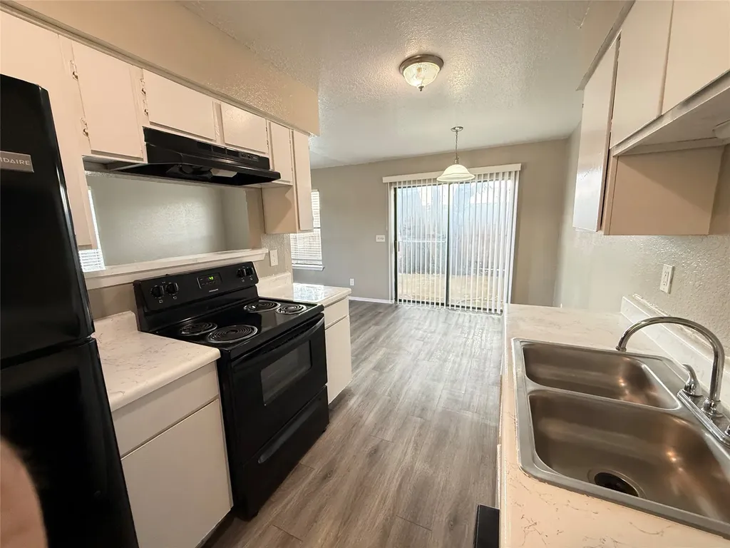 1122 Millview Drive Arlington TX 76012