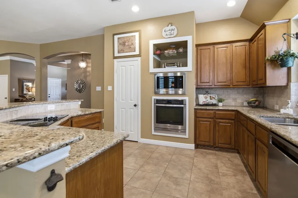 2702 Pinehurst Drive Grapevine TX 76051