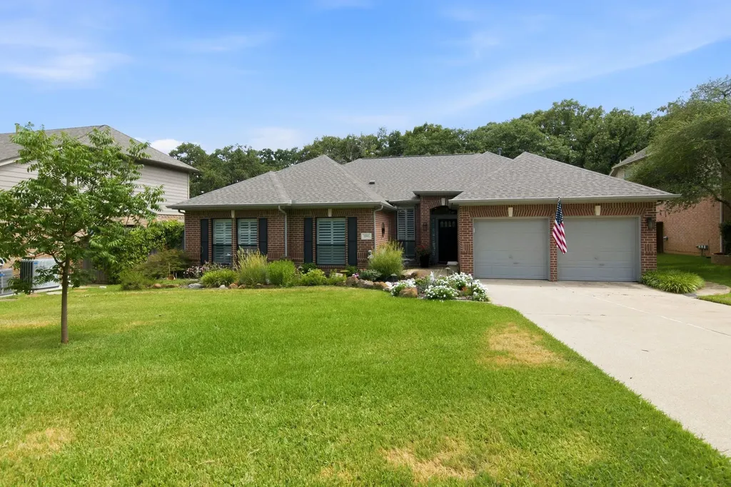 2702 Pinehurst Drive Grapevine TX 76051