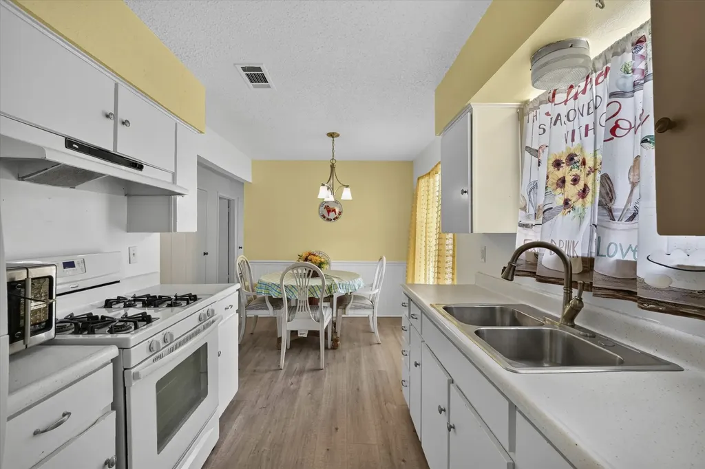 14413 Horseshoe Trail Balch Springs TX 75180
