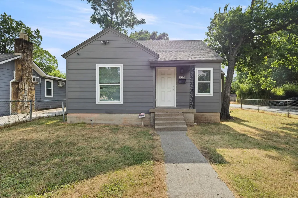 923 Hartsdale Drive Dallas TX 75211