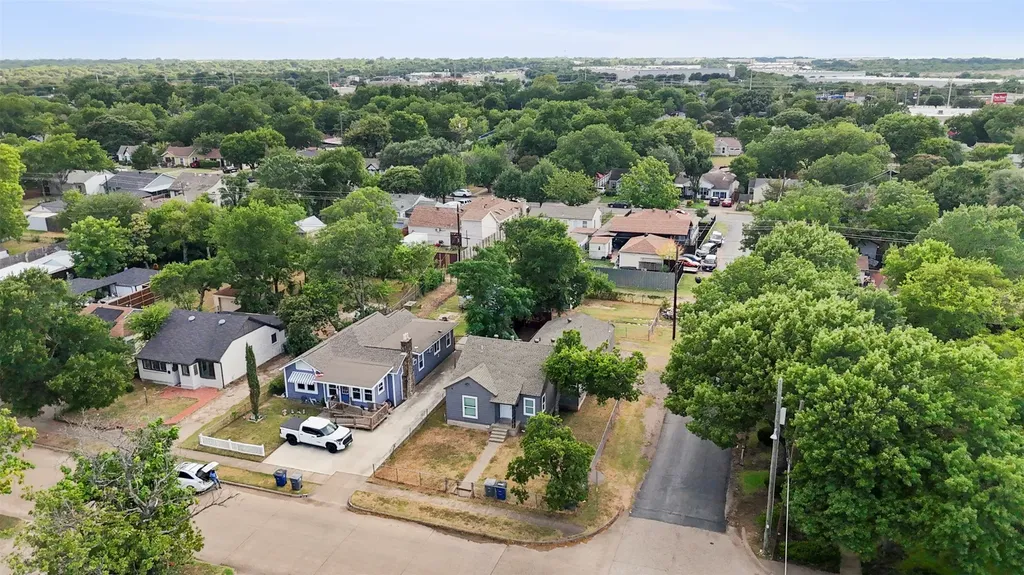 923 Hartsdale Drive Dallas TX 75211