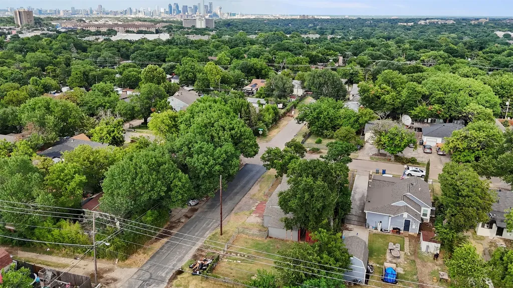 923 Hartsdale Drive Dallas TX 75211