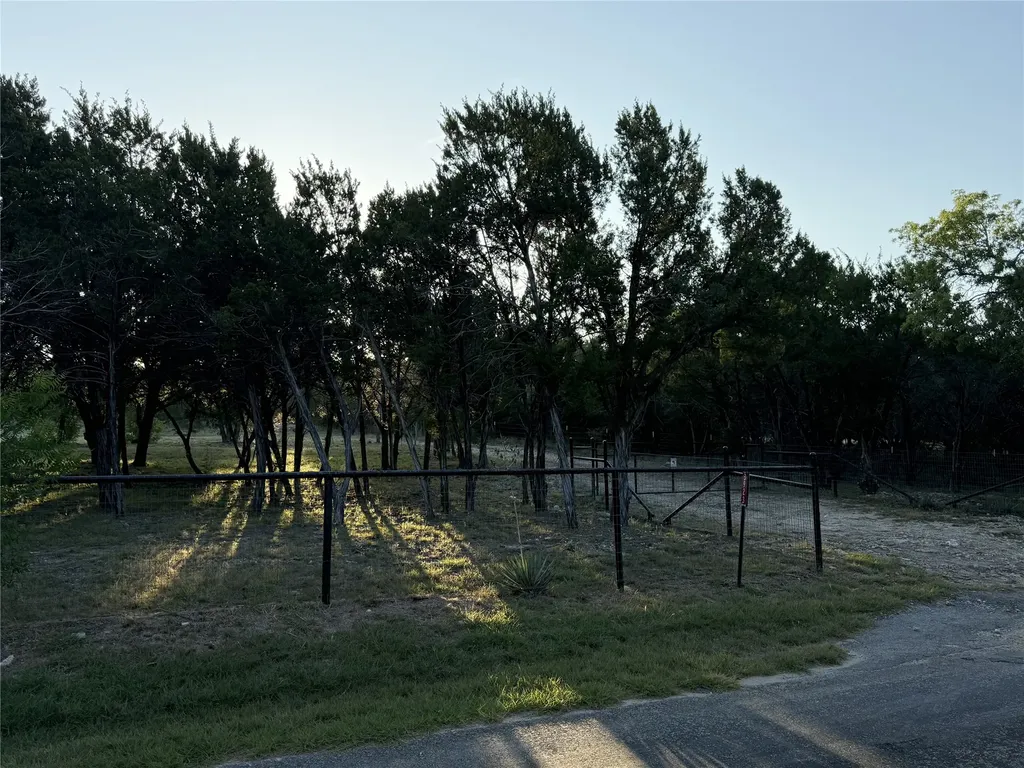 3923 County Road 1007 Glen Rose TX 76043
