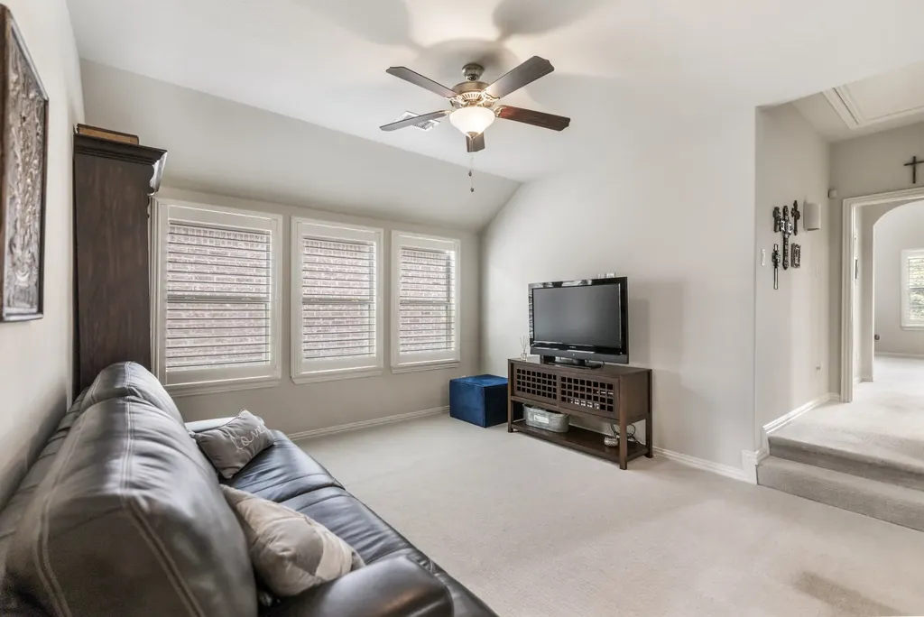 1207 Harris Hawk Way Arlington TX 76005