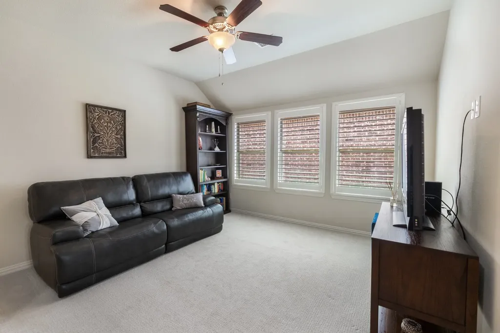 1207 Harris Hawk Way Arlington TX 76005