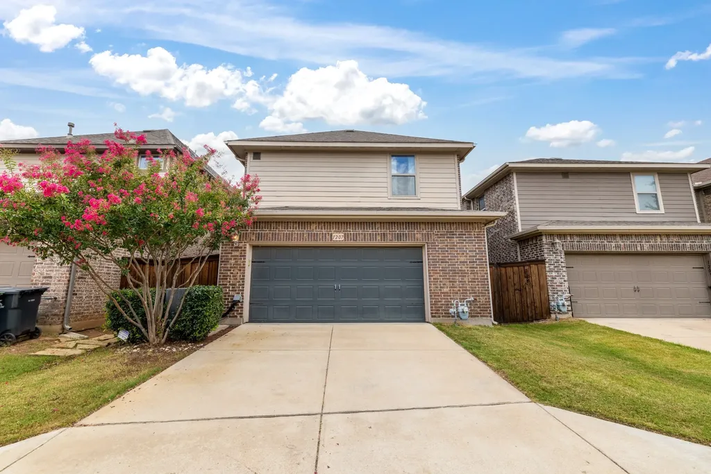 1207 Harris Hawk Way Arlington TX 76005