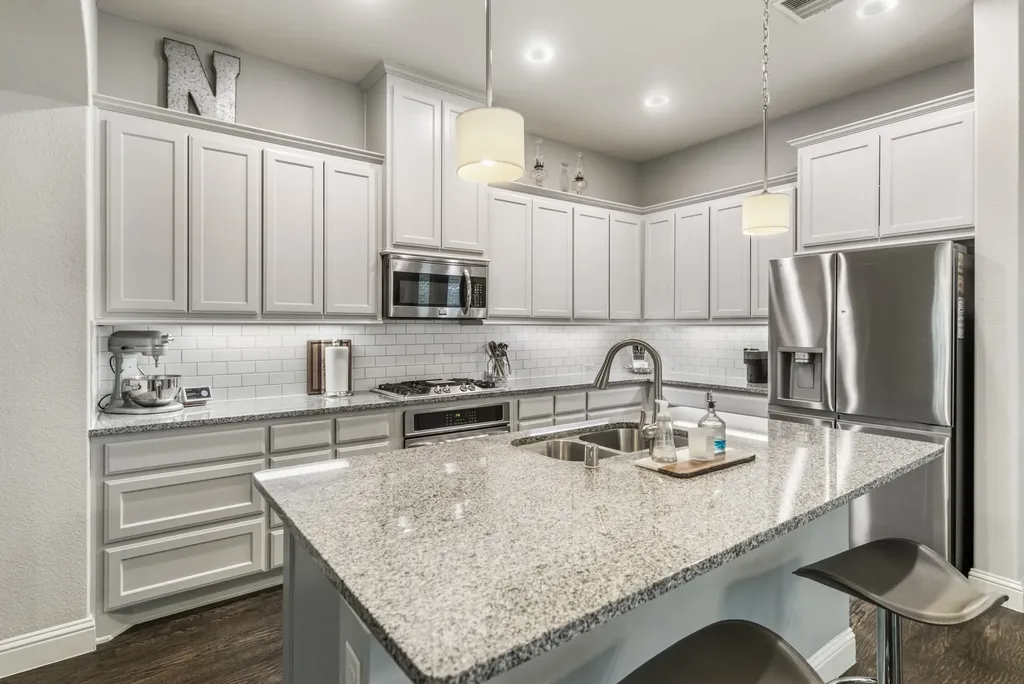 1207 Harris Hawk Way Arlington TX 76005