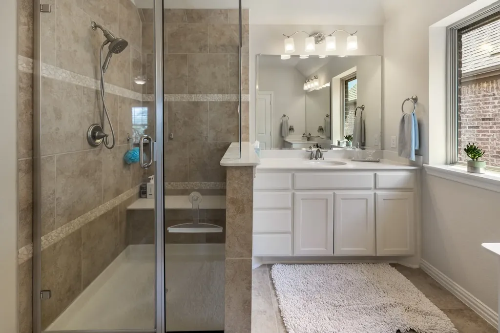 1207 Harris Hawk Way Arlington TX 76005