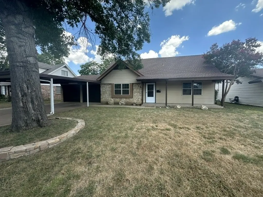 245 Pimlico Way Saginaw TX 76179