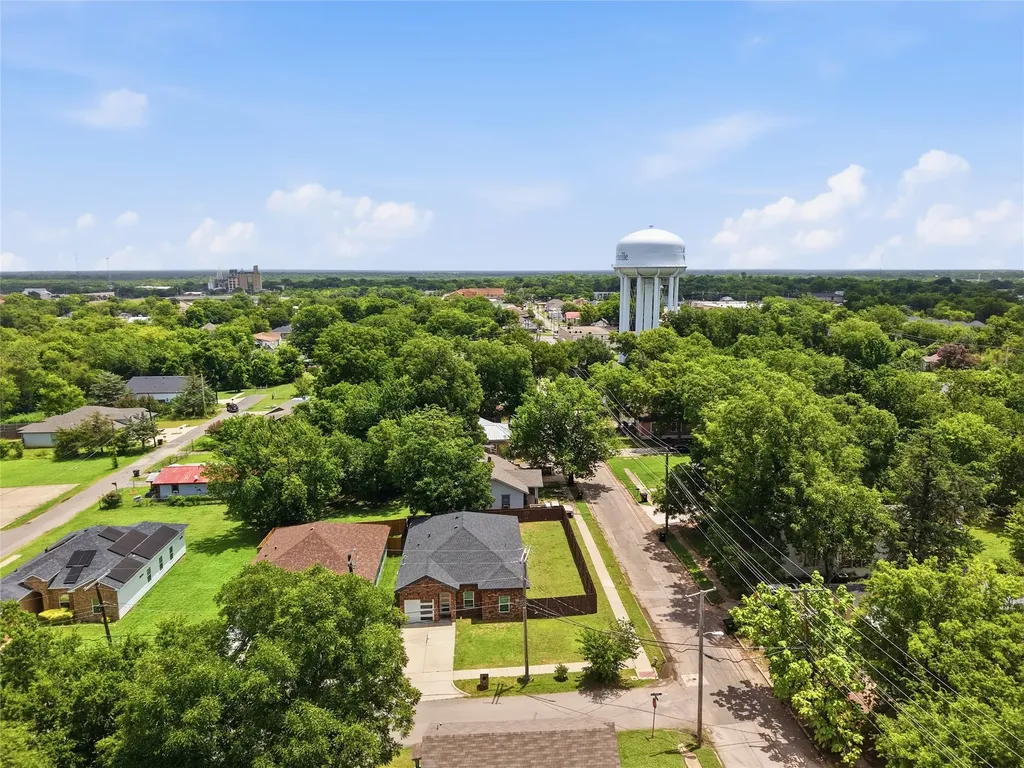 3425 Logan Street Greenville TX 75401