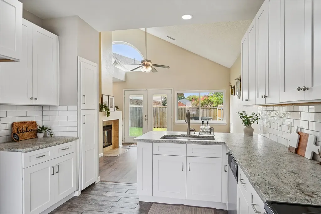 1209 Broken Arrow Trail Carrollton TX 75007