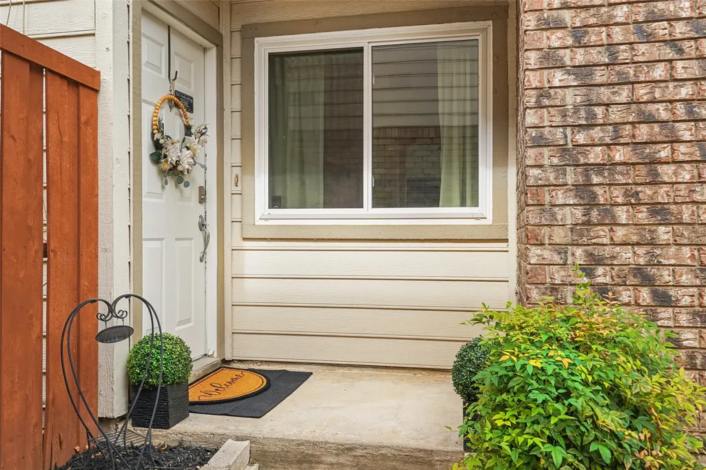 1209 Broken Arrow Trail Carrollton TX 75007