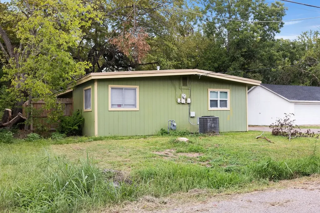 801 Oak Street Bonham TX 75418