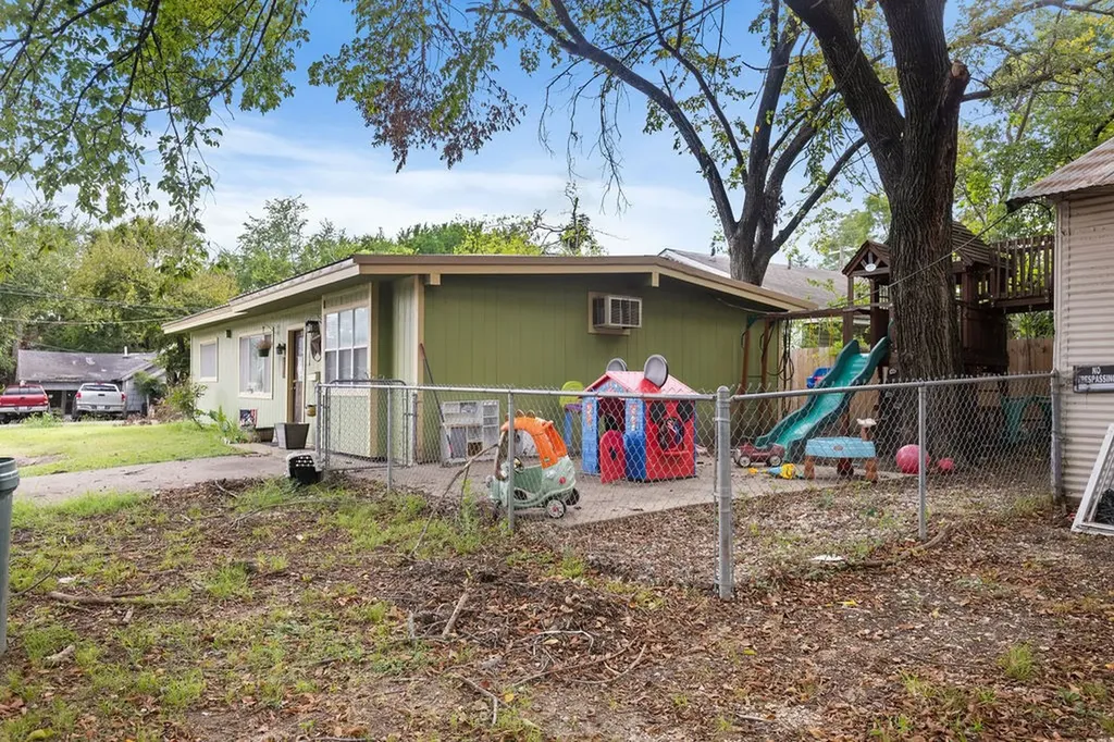 801 Oak Street Bonham TX 75418