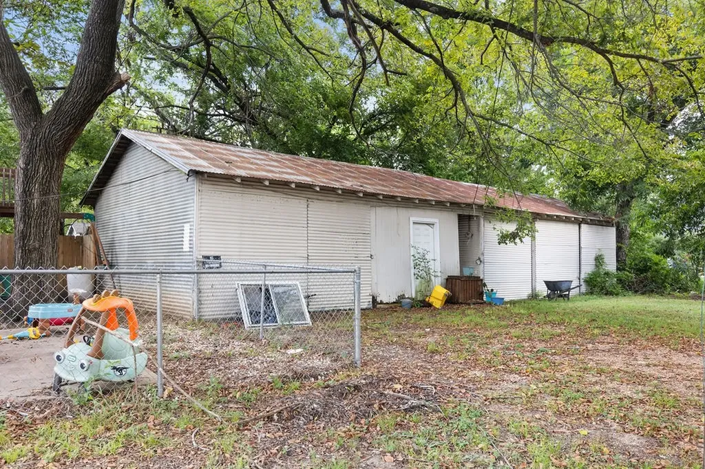 801 Oak Street Bonham TX 75418