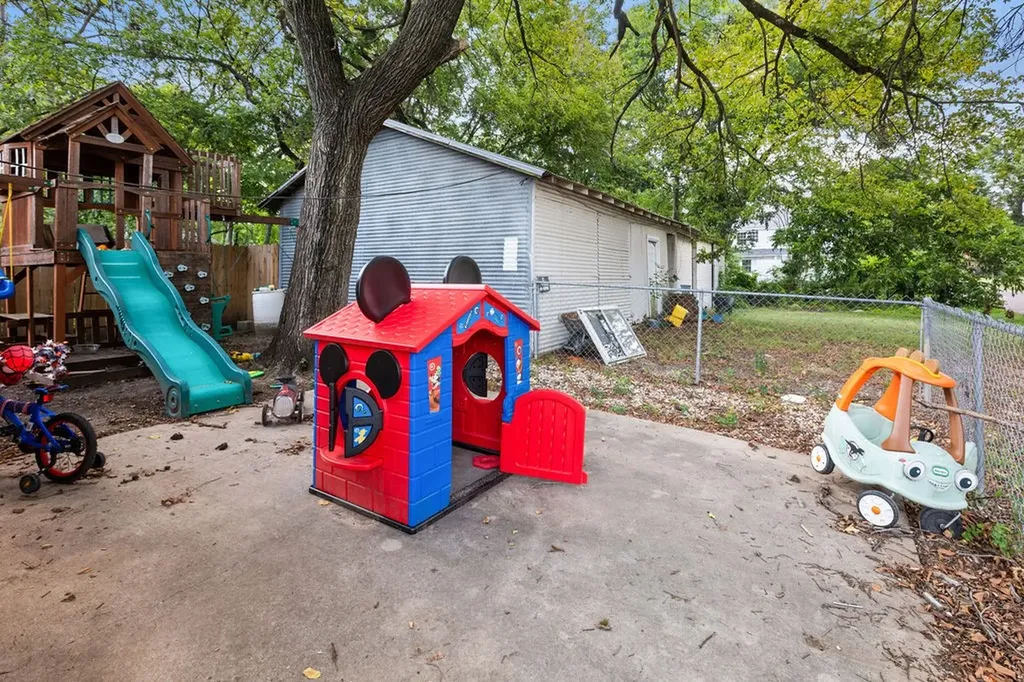 801 Oak Street Bonham TX 75418