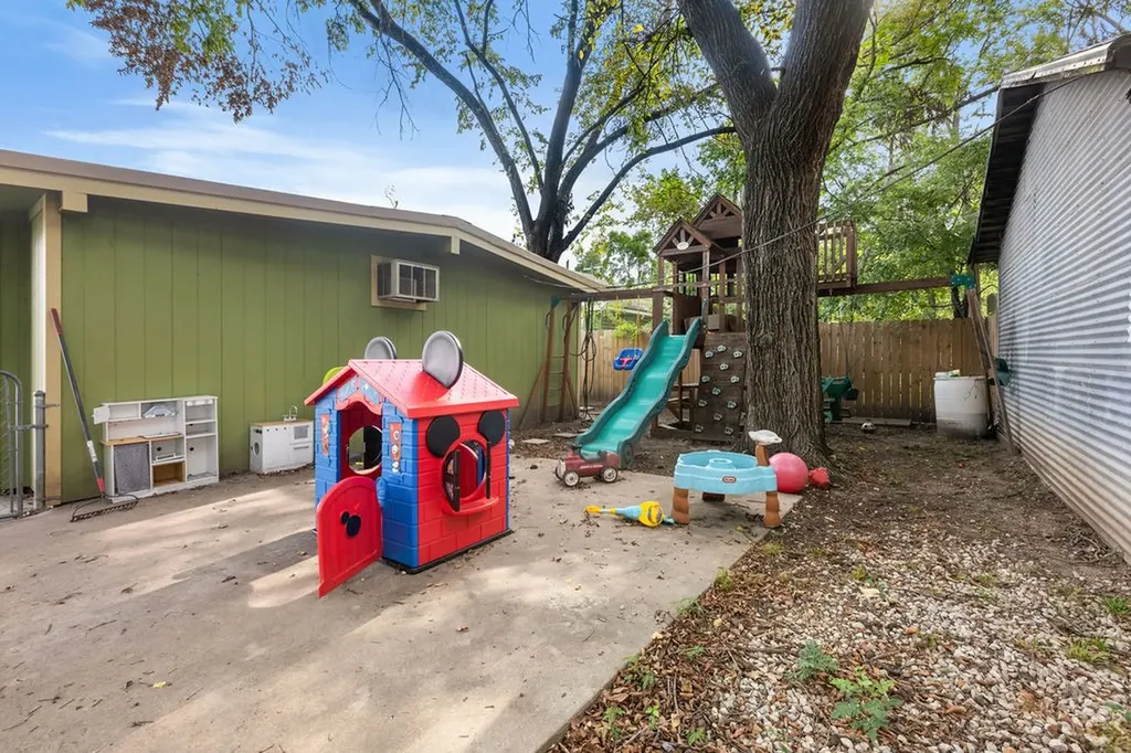 801 Oak Street Bonham TX 75418